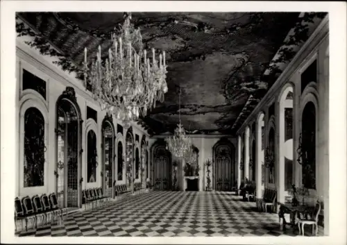 Ak Potsdam Sanssouci, Neues Palais, Jaspisgalerie, Innenansicht, Kronleuchter, Fliesenboden