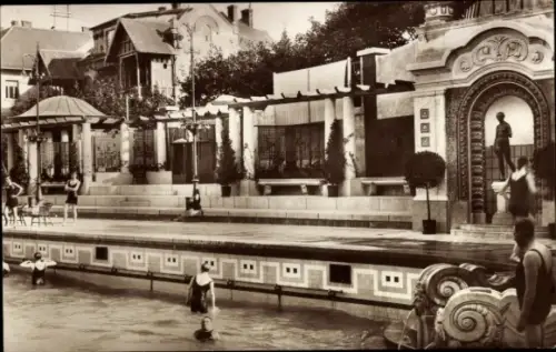 Ak Budapest Ungarn, Schwimmbad, St. Gellért,  Schwimmer, Frauen in Badeanzügen