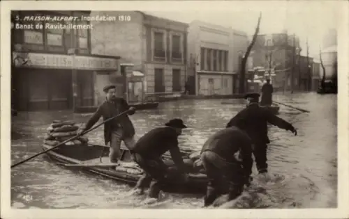 CPA Maisons Alfort Val de Marne, Inondation 1910, Banot de Ravitaillement
