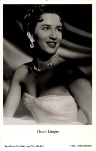 Ak Schauspielerin Uschi Lingen, Portrait, Halskette