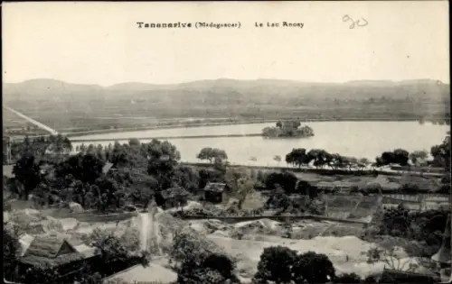 Ak Antananarivo Tananarive Madagaskar, Landschaft mit See, Bäume, Berge,  Madagascar