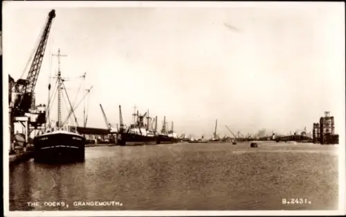 Ak Grangemouth Schottland, Hafenansicht, Schiffe, Kräne, Grangemouth