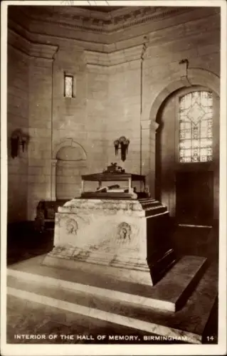 Ak Birmingham West Midlands England, Innenansicht der Hall of Memory,  Grabmal, Fenster