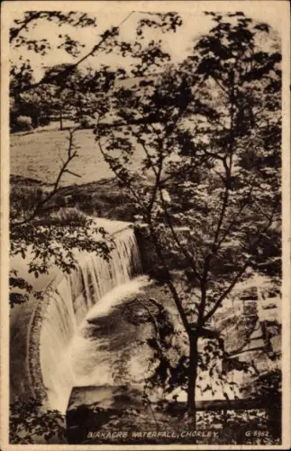 Ak Birkacre Chorley Lancashire England, Birkacre Wasserfall, Bäume, Schwarz-Weiß-Foto
