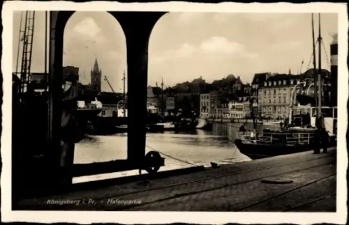 Ak Kaliningrad Königsberg Ostpreußen, Königsberg i. Pr, Hafenpartie, Schiffe im Hafen, Stadtansic