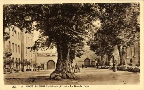 Ak Obernai Elsass Bas Rhin, Odilienberg Mont Sainte Odile, großer Innenhof
