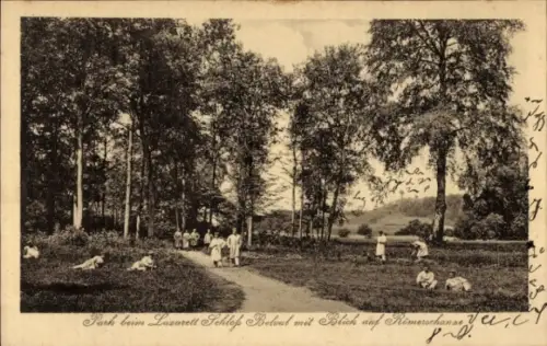 Ak Belval Vosges, Park beim Lazarett Schloss Belval, Blick auf Römerschanze