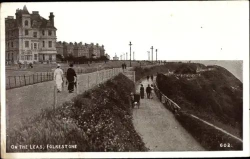 Ak Folkestone Kent South East England, On The Leas