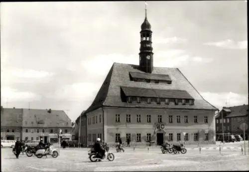 Ak Neustadt in Sachsen, Rathaus, Motorräder