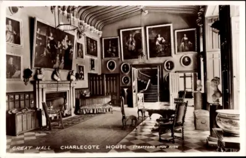 Ak Stratford upon Avon Warwickshire England, Großer Saal, Charlecote House, Gemälde an Wänden, Tr
