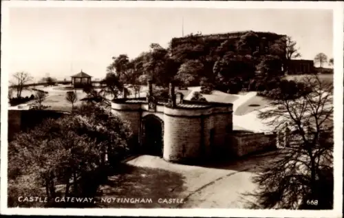 Ak Nottingham East Midlands England, Castle Gateway, Nottingham Castle, Schwarz-Weiß-Foto