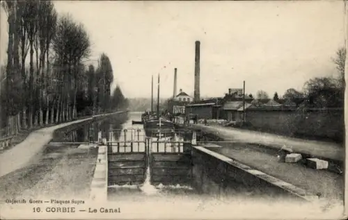 Ak Corbie Somme, Schleuse, Kanal, Bäume, Fabrikgebäude,  aus Corbie