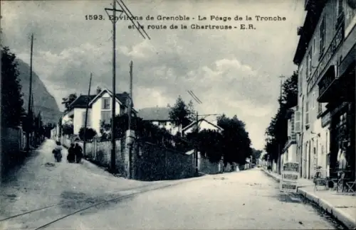 Ak Grenoble Isère, Straße in  Häuser, Bäume, Schwarz-Weiß-Foto