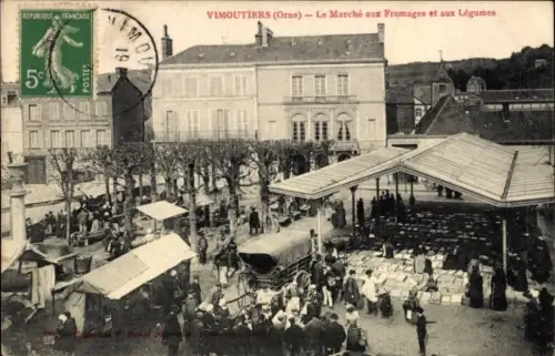 CPA Vimoutiers Orne, Le Marché aux Fromages et aux Légumes