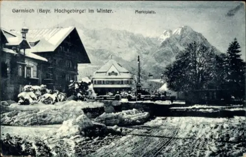 Ak Garmisch Partenkirchen in Oberbayern, Garmisch im Winter, Hochgebirge, Marktplatz, Schnee, Ber