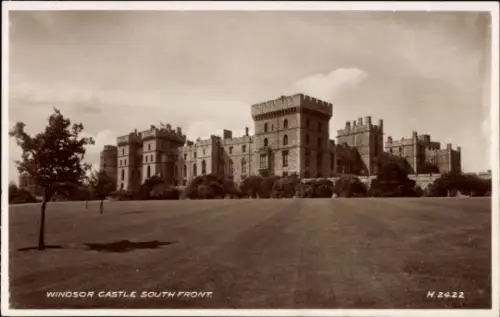 Ak Windsor Berkshire England, Windsor Castle, Südansicht, Schwarz-Weiß-Foto