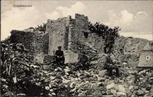 Ak Gondrecourt le Chateau Meuse, Ruinen, Soldaten,  Feldpost