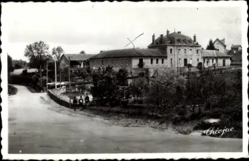 Ak Châteauponsac Château Ponsac Haute Vienne, Groupe scolaire des garcons