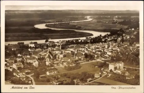 Ak Mühldorf am Inn Oberbayern, Luftaufnahme von  Fluss, Stadtansicht, 
