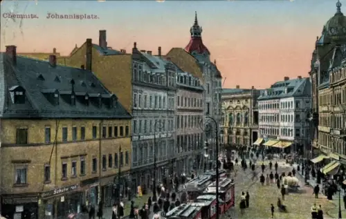 Ak Chemnitz in Sachsen,  Johannisplatz, Straßenansicht, Menschen, Straßenbahnen