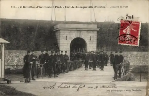 Ak Querqueville Normandie Manche, Fort, 13e Bataillon d'Artillerie a Pied, Eingang