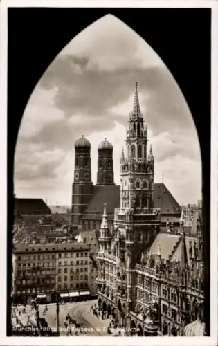 Ak München, Hofbräuhaus,  Blick auf Rathaus, Frauenkirche,  Fotografie
