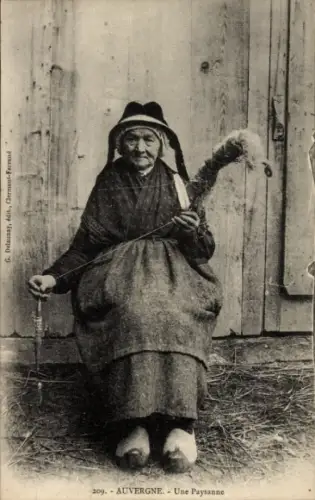 Ak Puy-de-Dôme, Une Paysanne