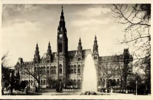 Ak Wien 1 Innere Stadt,  Rathaus, Brunnen, Bäume,  Architektur
