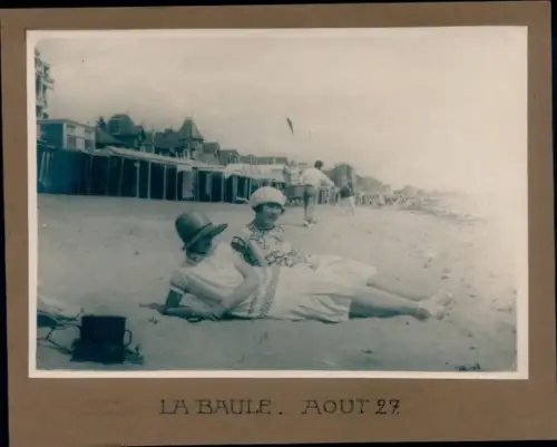 Foto La Baule Escoublac Loire Atlantique, Frauen am Strand