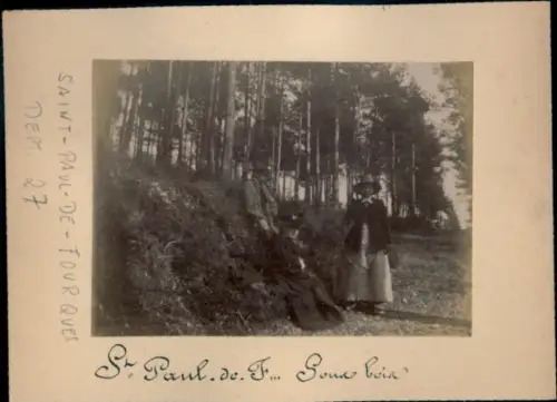 Foto Saint Paul de Fourques Eure, Baum, Zwei Frauen