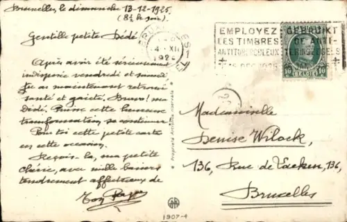 Künstler Ak Colombo, E. Liebespaar, Blumenstrauß, Mondgesicht