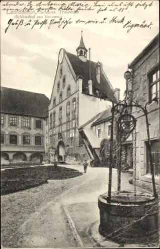 Ak Landshut in Niederbayern, Schloss Trausnitz, Brunnen im Schlosshof