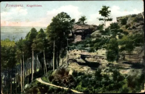 Ak Pirmasens am Pfälzerwald, Kugelfelsen, Bäume, Felsen, Weg