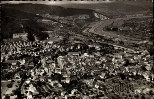Ak Haslach im Kinzigtal Schwarzwald, Luftaufnahme von Haslach, Schwarzwald, Häuser, Straßen, Land