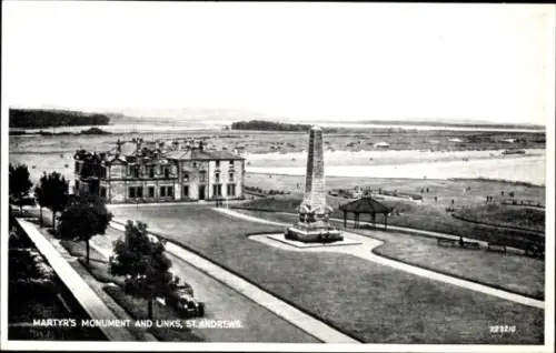 PC St Andrews, Scotland, Martyrs' Monument
