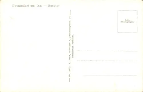 Ak Oberaudorf am Inn Oberbayern,  Burgtor, Gebäude mit Torbogen, Schwarz-Weiß-Fotografie