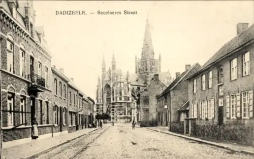 Ak Dadizele Moorslede Westflandern, Becelaeres Straat, Straßenpartie, Kirche