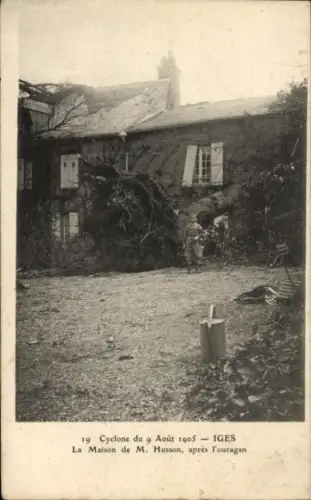CPA Iges, Cyclone du 9 Août 1905, La Maison de M. Husson, après l'ouragan