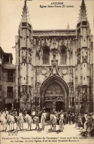 Ak Avignon Vaucluse, Eglise Saint-Pierre,  Hochzeitseskorte, Nacioun Gardiano de Camargue
