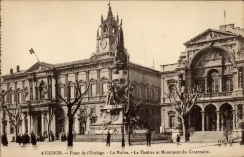 Ak Avignon Vaucluse, AVIGNON, Place de l'Horloge, La Mairie, Le Théâtre, Monument du Centenaire