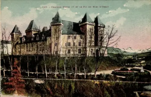 Ak Pau Pyrénées-Atlantiques, Schloss, Berge, Bäume,  aus  Frankreich