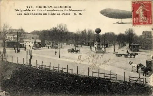 CPA Neuilly sur Seine, Dirigeable évoluant au-dessus du Monument des Aéronautes du siège de Paris