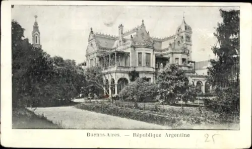 Ak Buenos Aires Argentinien, Vorderansicht eines Gebäudes, Bäume, Straße, Schwarz-Weiß-Foto