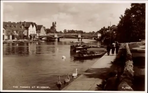 PC Windsor Berkshire England, The Thames