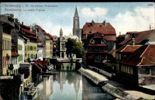 Ak Strasbourg Straßburg Elsass Bas Rhin, Strassburg, kleine Frankreich, Kanal, Häuser, Kirche im 
