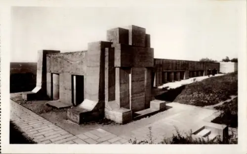 Ak Thonnes les Pres Meuse, Monument, Tranchée des Baionnettes, Denkmal der Bajonnett Schützengräb