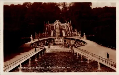 Ak Saint Cloud Hauts de Seine, Kaskaden im Park