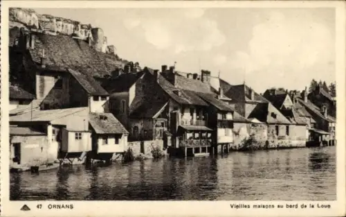 Ak Ornans Doubs, Alte Häuser am Ufer der Loue, Ort: Ornans