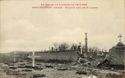 CPA Saint-Pierremont Vosges, Une grande tombe près du Cimetière