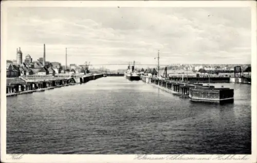 Ak Kiel in Schleswig Holstein, Holtenauer Schleusen und Hochbrücke